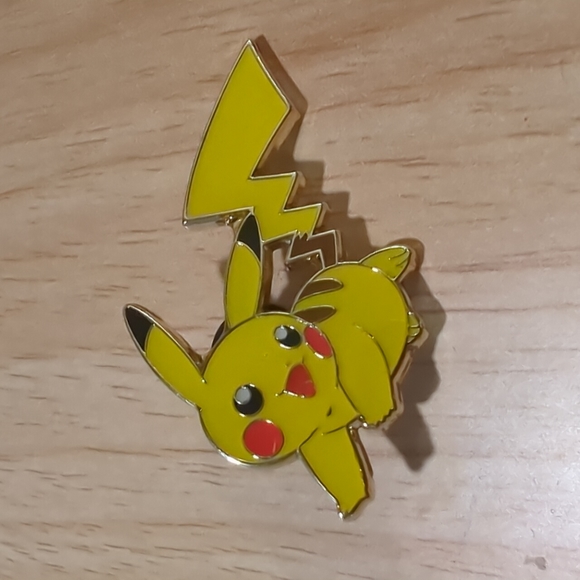 Pokemon Other - Pikachu 2017 OFFICIAL POKEMON PIN new CONDITION retired collectable